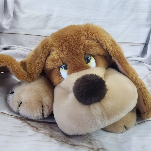 Vintage Russ Samuel Beagle Dog Plush Stuffed Toy 18 Inch Sad Eyes